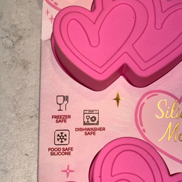 The Core Kitchen Twin Hearts Silicone Baking Mold - Picture 3 of 4